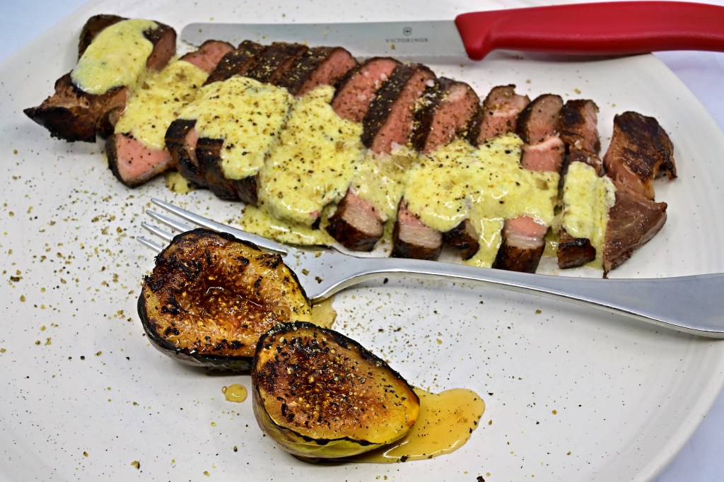 Rump steak, honey fig, and spicy cheese sauce