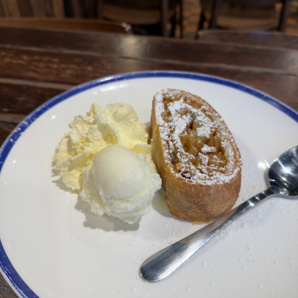 Hahndorf Inn Apfelstrudel