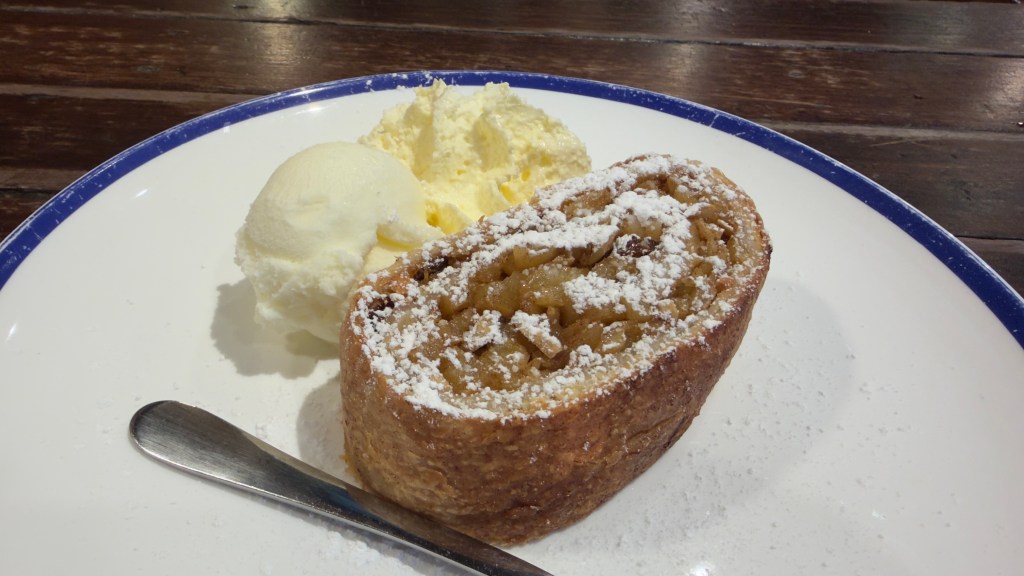 Hahndorf Inn Apfelstrudel